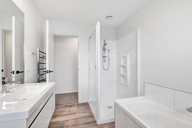 Photo of property in 20a Turakina Street, Merrilands, New Plymouth, 4312