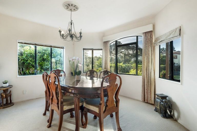 Photo of property in 22/8 Tobago Place, Sunnynook, Auckland, 0620