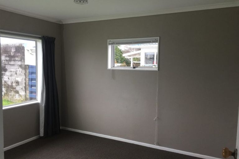 Photo of property in 16 Heather Street, Levin, 5510