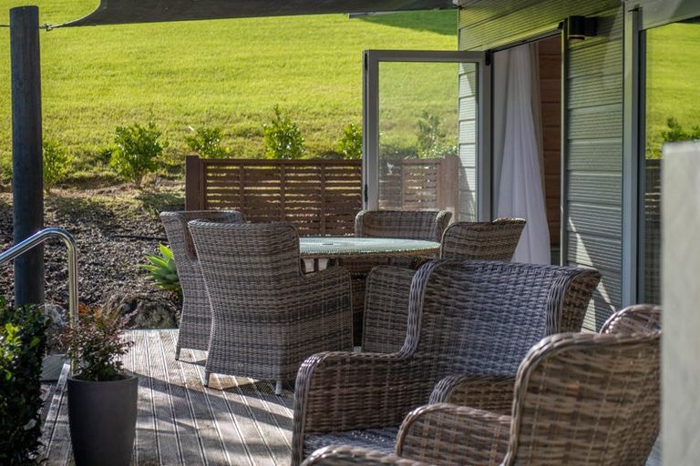 Photo of property in 16 Te Akau Drive, Russell, 0272