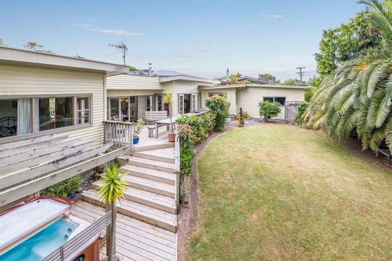 Photo of property in 92 Matai Road, Raumati South, Paraparaumu, 5032