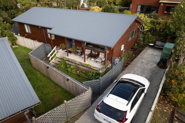 Photo of property in 96a Larsen Crescent, Tawa, Wellington, 5028