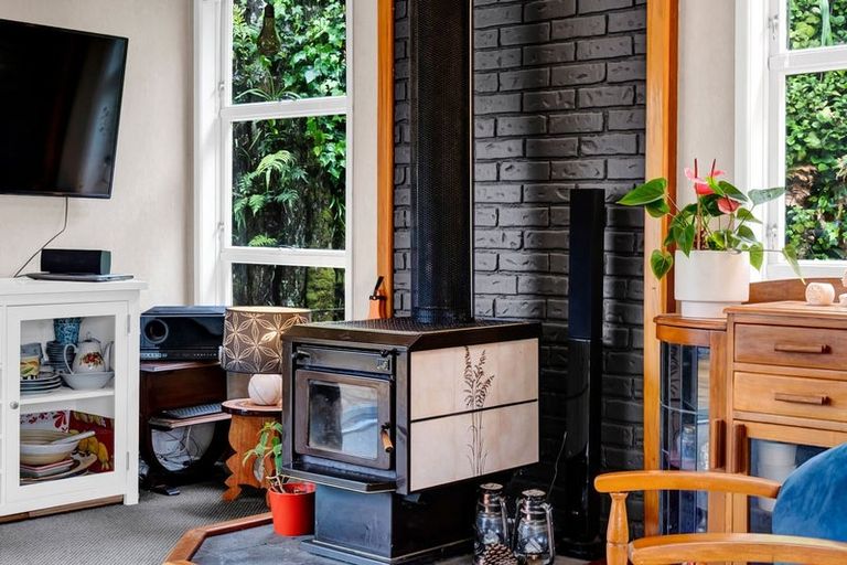 Photo of property in 19 Rossiter Crescent, Lynmouth, New Plymouth, 4310