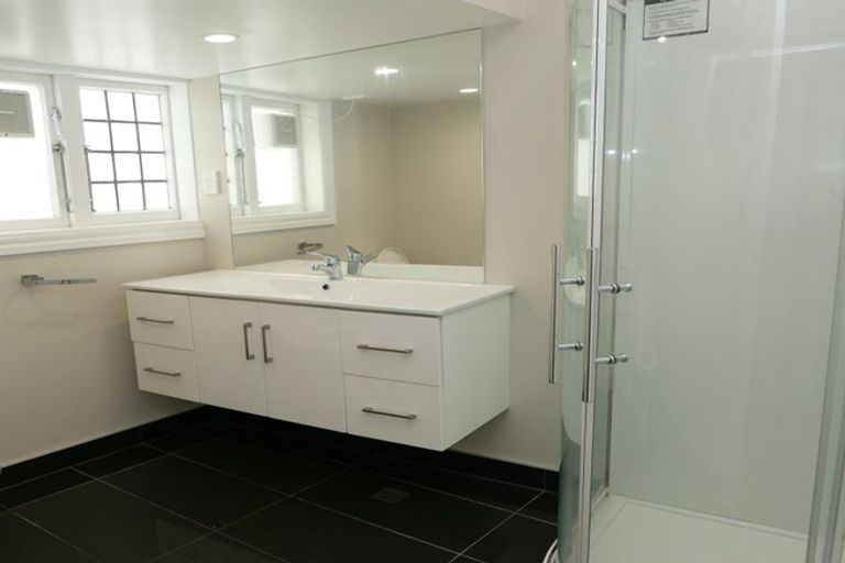 Photo of property in 84b Salamanca Road, Kelburn, Wellington, 6012