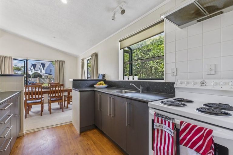 Photo of property in 105 Wattle Farm Road, Wattle Downs, Auckland, 2103