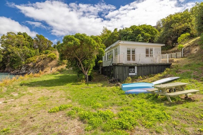 Photo of property in 20 Te Wharau Lane, Charteris Bay, Governors Bay, 8971