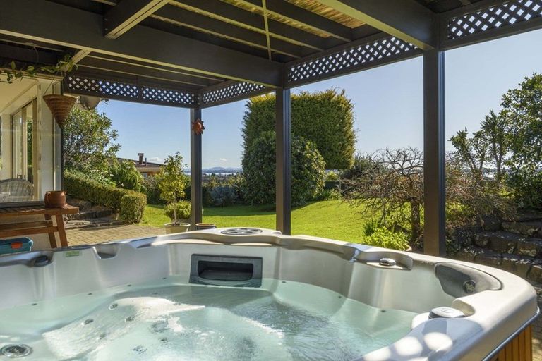 Photo of property in 18 Hinewa Road, Otumoetai, Tauranga, 3110