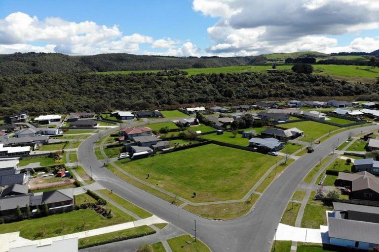Photo of property in 4 Pukeko Way, Kinloch, Taupo, 3377