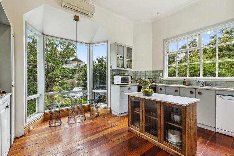 Photo of property in 27 Boundary Road, Kelburn, Wellington, 6012