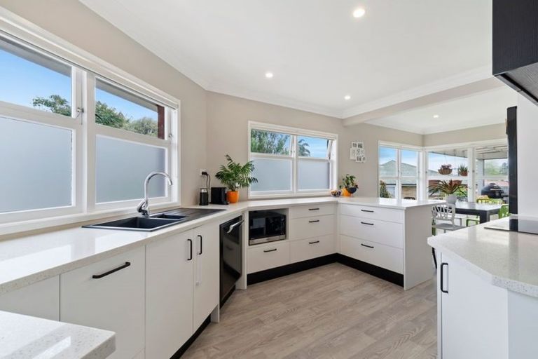 Photo of property in 8 Halberg Street, Papakura, 2110
