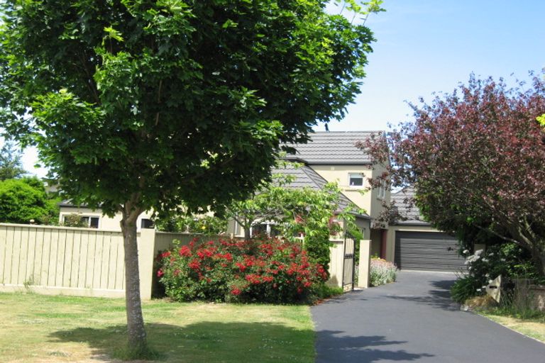 Photo of property in 14 Harlech Mews, Avonhead, Christchurch, 8042