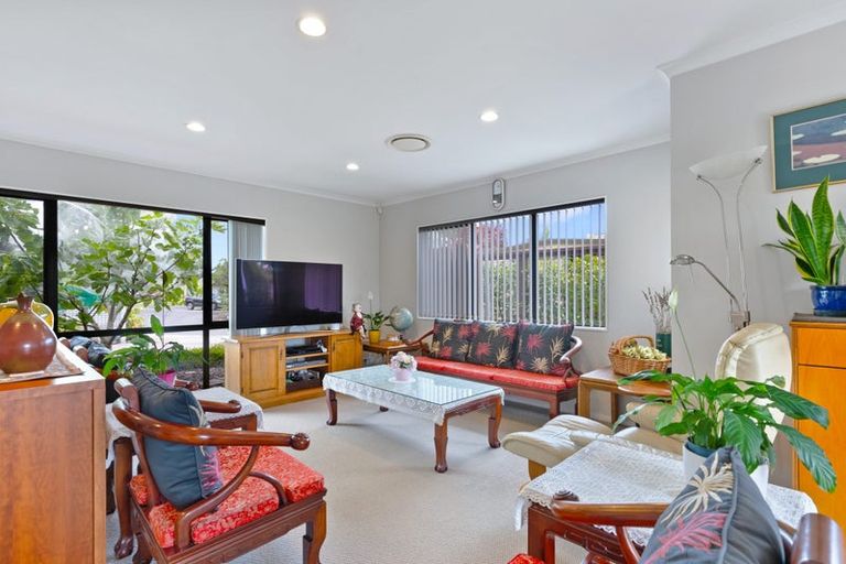 Photo of property in 9 Mohill Place, East Tamaki Heights, Auckland, 2016