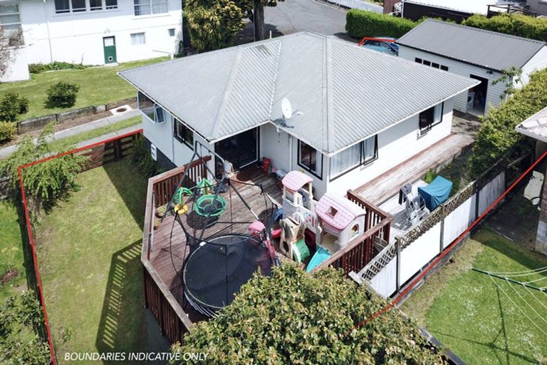 Photo of property in 8b Wiltshire Place, Te Puke, 3119