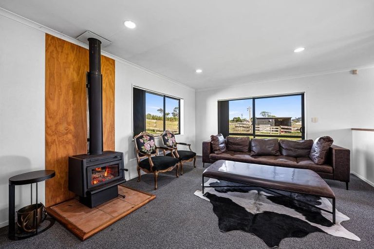 Photo of property in 118 Cottle Road, Taupaki, Henderson, 0782