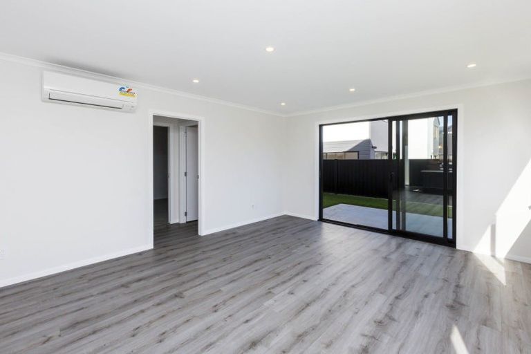 Photo of property in 11 Mawai Hakona Drive, Wallaceville, Upper Hutt, 5018