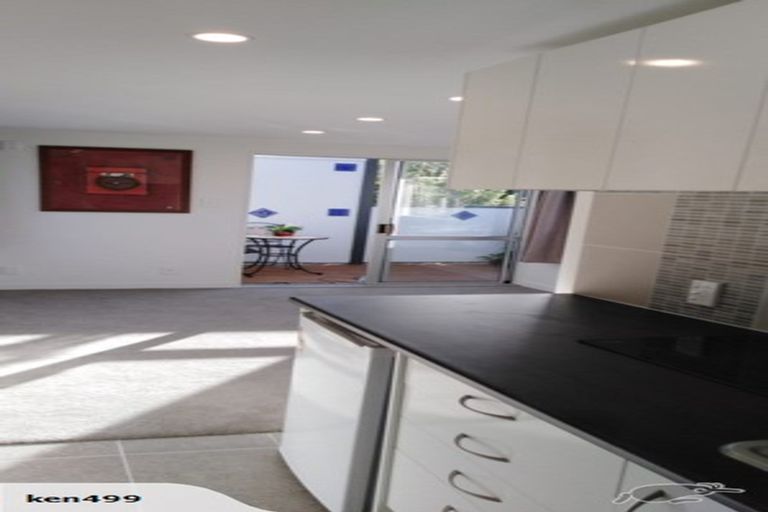 Photo of property in 112a Pacific Parade, Army Bay, Whangaparaoa, 0930