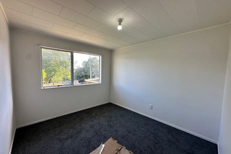 Photo of property in 4 Garton Drive, Massey, Auckland, 0614