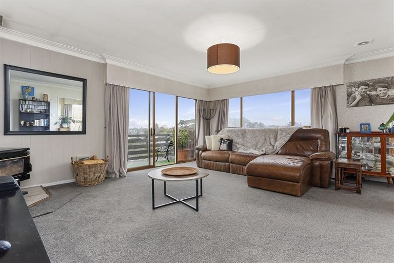 Photo of property in 25 Cyclarama Crescent, Massey, Auckland, 0614