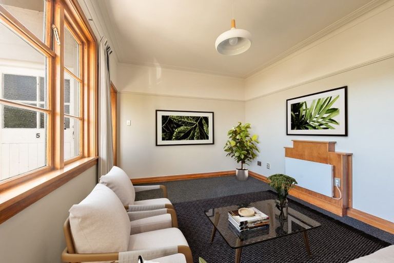 Photo of property in Ionian Flats, 123-125 Brougham Street, Mount Victoria, Wellington, 6011