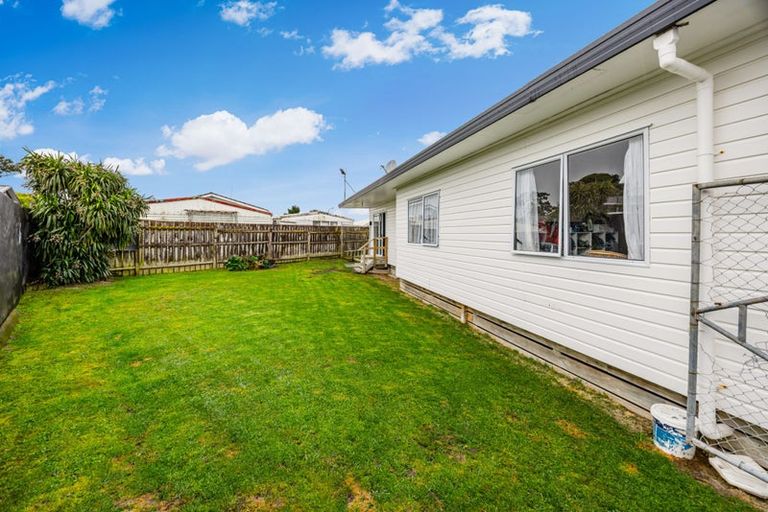 Photo of property in 1/5 Solveig Place, Randwick Park, Auckland, 2105