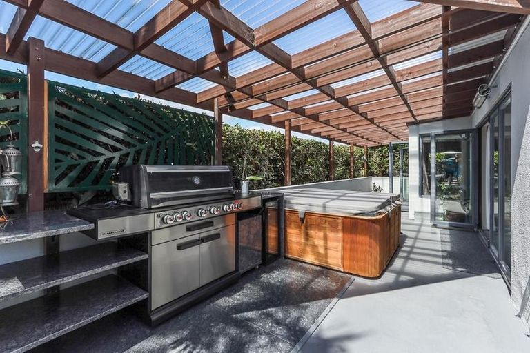 Photo of property in 43 Tawavale Street, Pukehangi, Rotorua, 3015