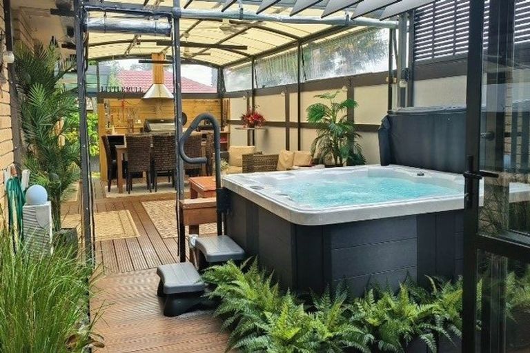 Photo of property in 1 Mull Place, Wattle Downs, Auckland, 2103