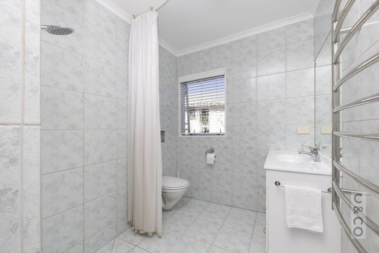 Photo of property in 2 Applemoors Way, Riverhead, 0820