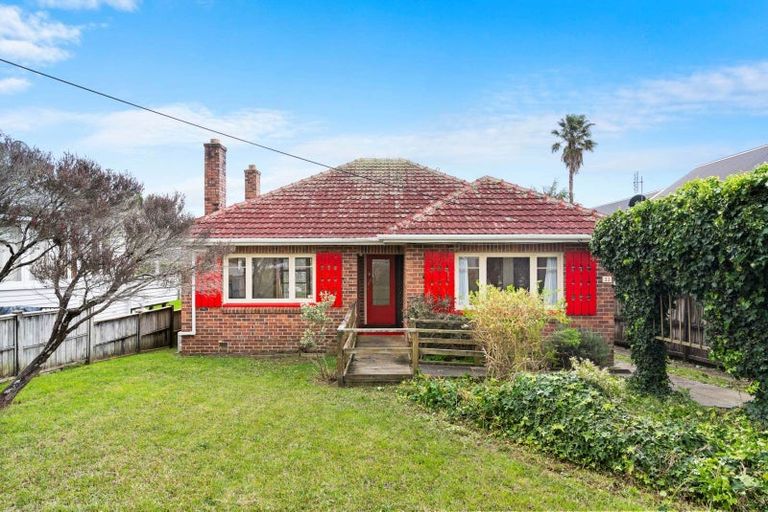 Photo of property in 33 St Michaels Avenue, Point Chevalier, Auckland, 1022