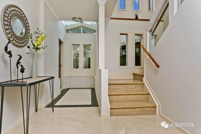 Photo of property in 6 Asbury Crescent, Campbells Bay, Auckland, 0630