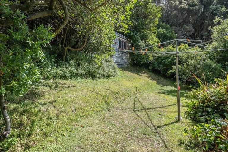 Photo of property in 42 Robertson Street, Island Bay, Wellington, 6023