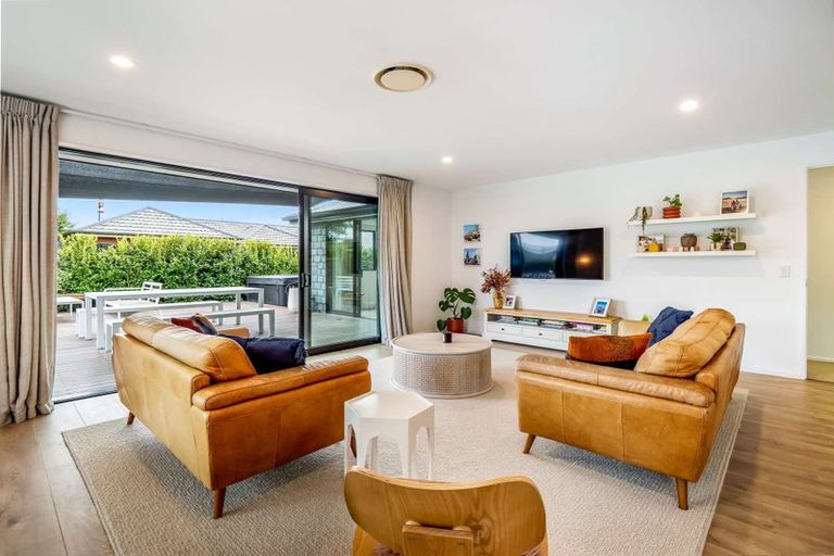 Photo of property in 10 Lewis Crescent, Rolleston, 7614