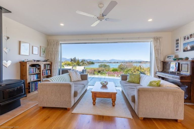 Photo of property in 12 Coutts Place, Mapua, 7005