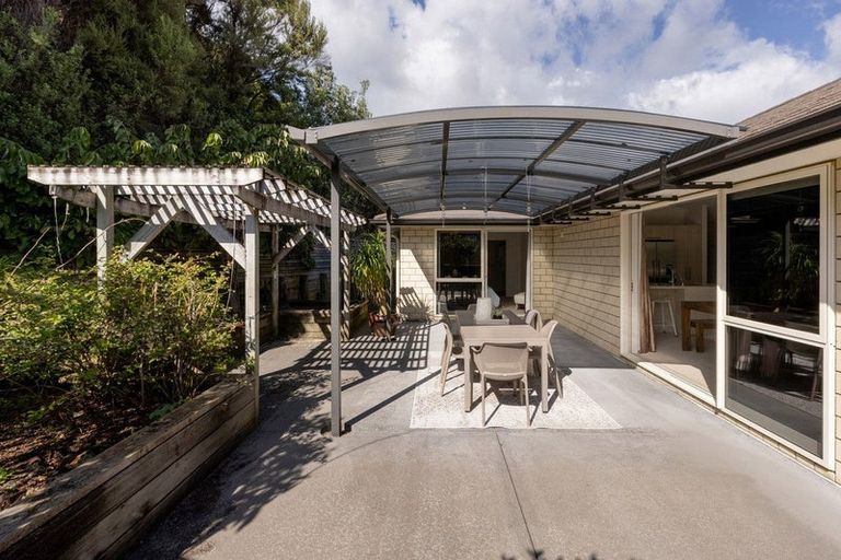 Photo of property in 16 Ellesmere Close, Pyes Pa, Tauranga, 3112