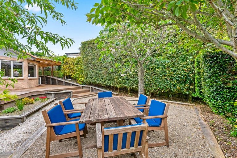 Photo of property in 12 Stonedge Lane, Rosedale, Auckland, 0632