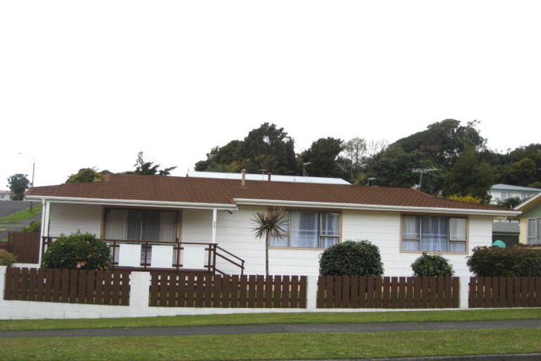 Photo of property in 33 Whakawhiti Street, Marfell, New Plymouth, 4310