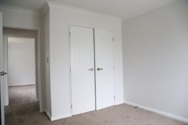 Photo of property in 4 Tawa Place, Orewa, 0931