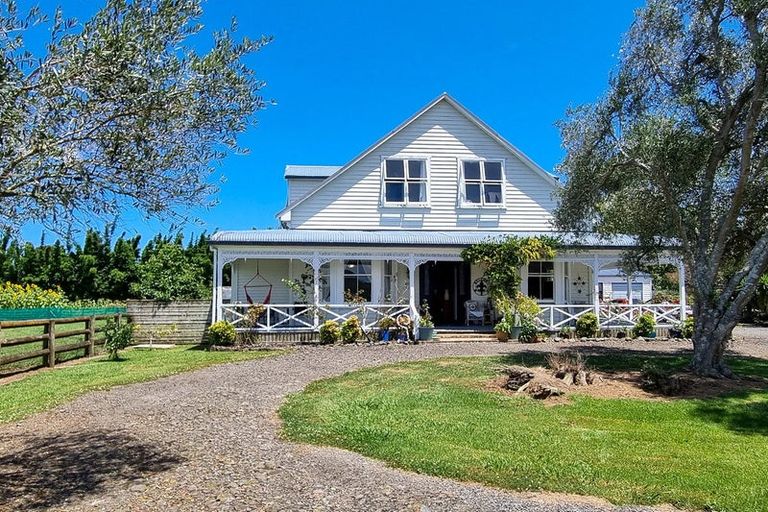 Photo of property in 2179 State Highway 16, Helensville, 0875