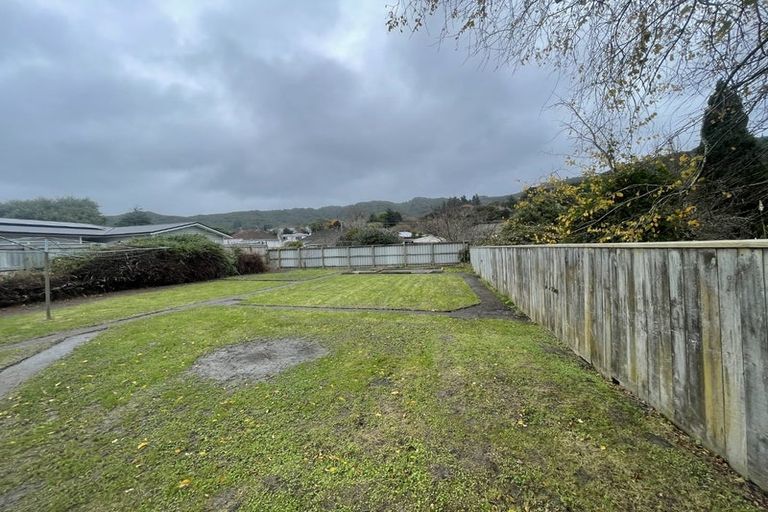 Photo of property in 91 Wainuiomata Road, Wainuiomata, Lower Hutt, 5014