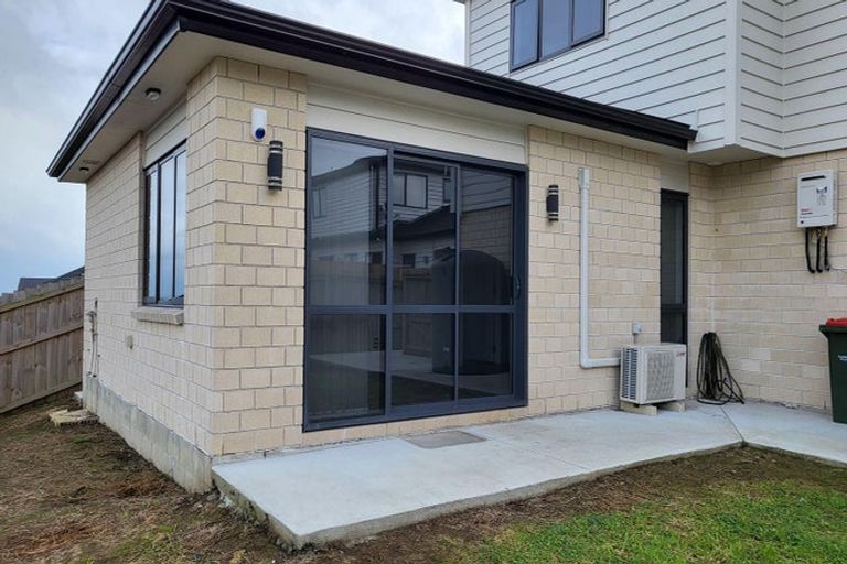 Photo of property in 37 Nola Dawn Avenue, Papakura, 2110