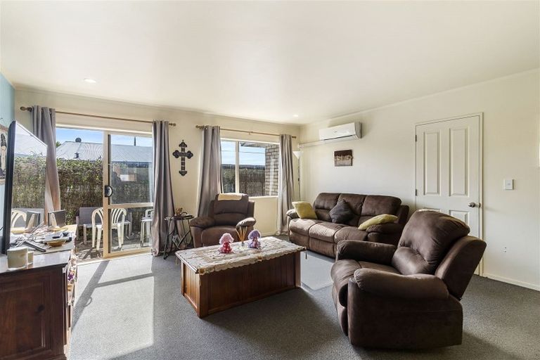 Photo of property in 31 Carlas Way, Ranui, Auckland, 0612