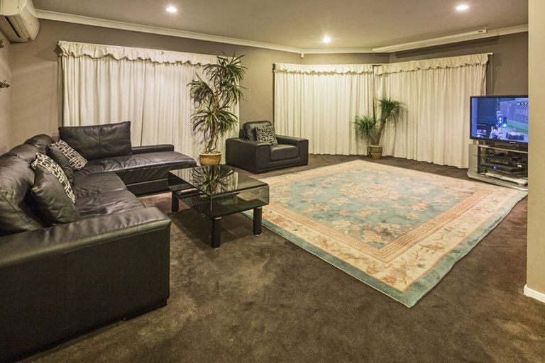 Photo of property in 1/38 Ambleside Drive, Northpark, Auckland, 2013