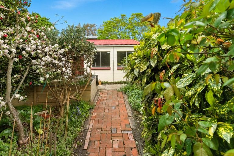 Photo of property in 17 Marley View Street, Somerfield, Christchurch, 8024