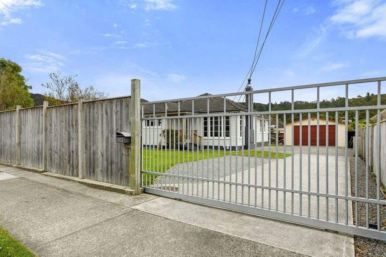 Photo of property in 302 Stokes Valley Road, Stokes Valley, Lower Hutt, 5019