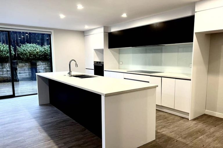 Photo of property in 22a Dallinghoe Crescent, Milford, Auckland, 0620