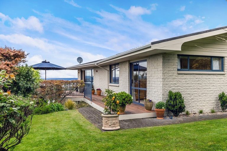 Photo of property in 60 Wakeman Road, Acacia Bay, Taupo, 3330