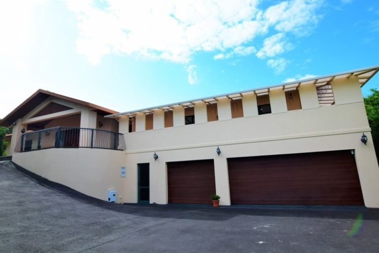 Photo of property in 4 Burgundy Park Avenue, Henderson, Auckland, 0612
