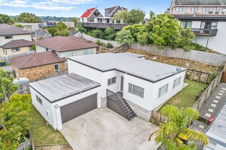 Photo of property in 11 Cityview Place, Massey, Auckland, 0614
