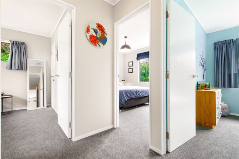 Photo of property in 2/123 Millbrook Road, Sunnyvale, Auckland, 0612