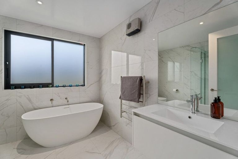 Photo of property in 64 Jacks Point Rise, Jacks Point, Queenstown, 9371