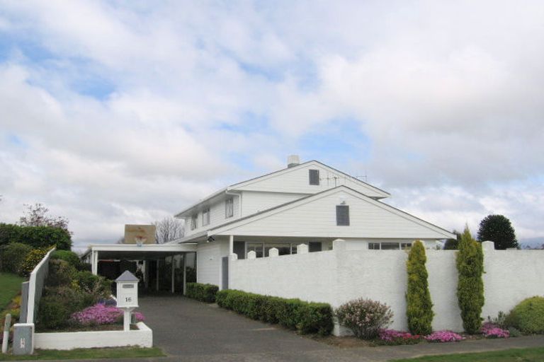 Photo of property in 16 Hilden Place, Hilltop, Taupo, 3330